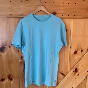 Lightly worn Lululemon active Tshirt.